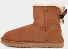Load image into Gallery viewer, Uggs mini Bailey bow ll chestnut