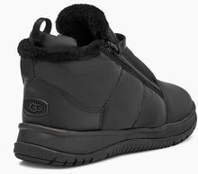 Load image into Gallery viewer, Ugg’s lakesider zip puff