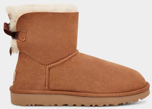 Load image into Gallery viewer, Uggs mini Bailey bow ll chestnut